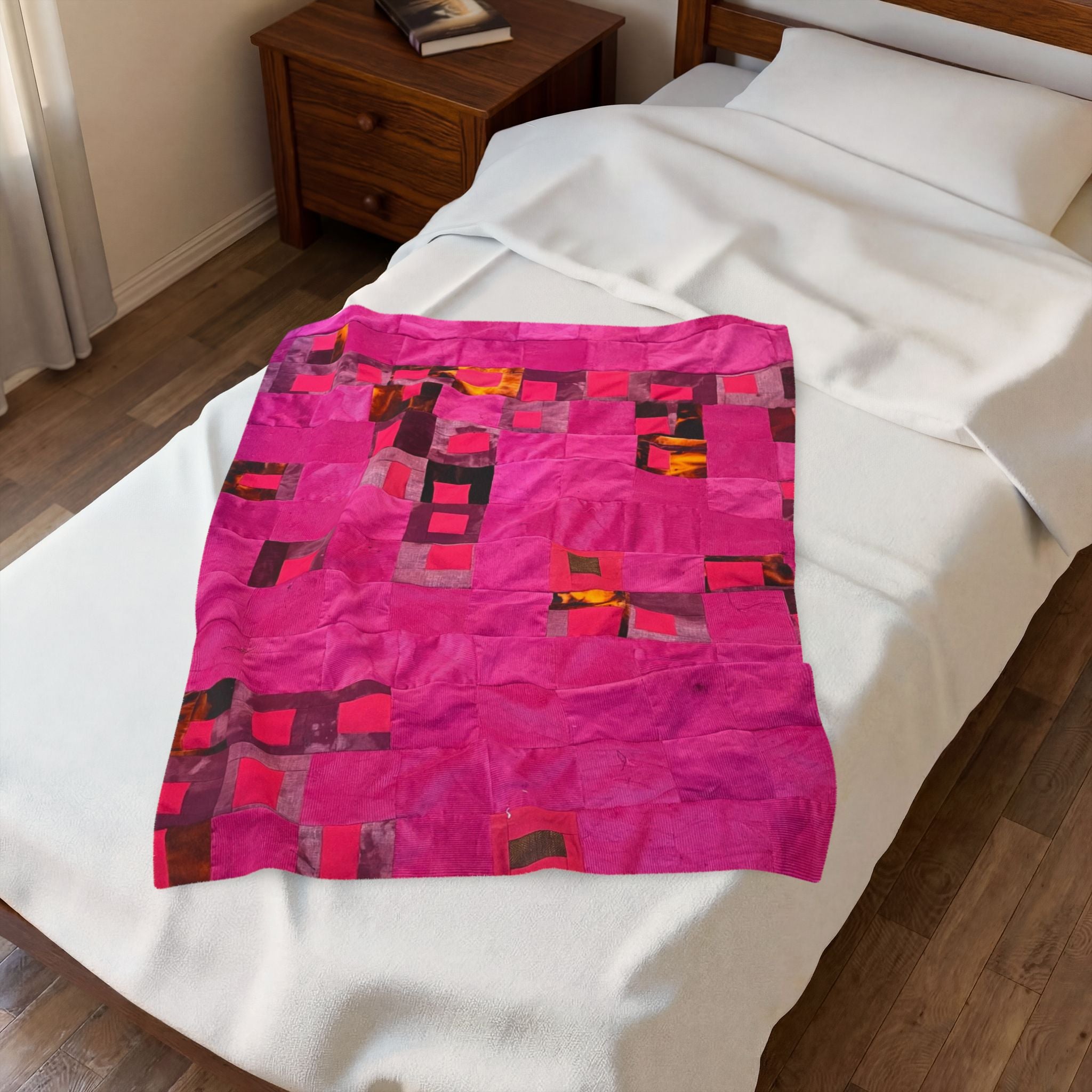 "Lela" Pink Patchwork Velveteen Plush Blanket – Soft Cozy Throw for Living Room, Bedroom & Gifts