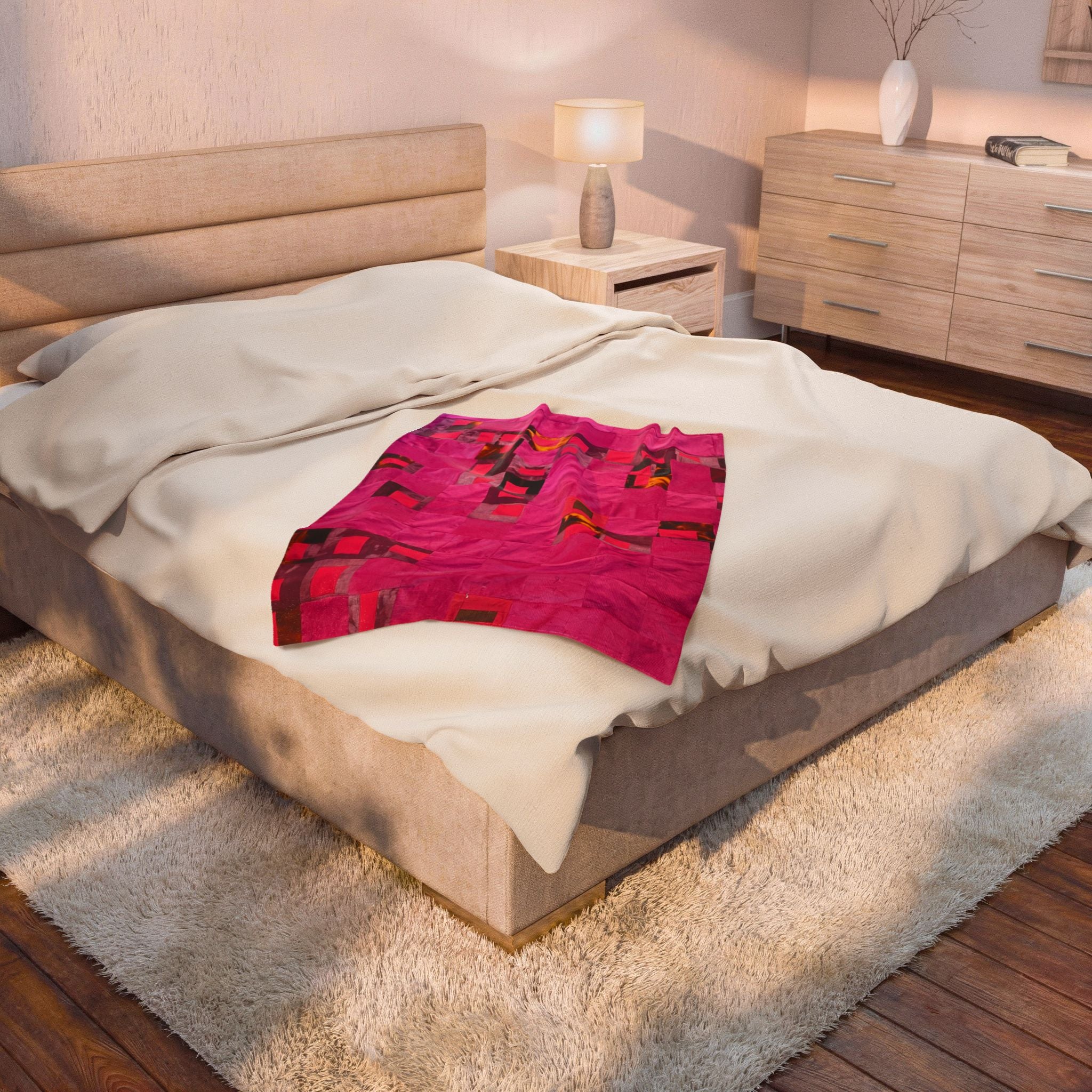 "Lela" Pink Patchwork Velveteen Plush Blanket – Soft Cozy Throw for Living Room, Bedroom & Gifts